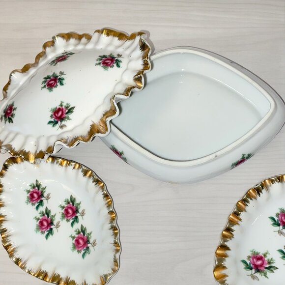 Vintage 4 Pieces Bone China Dish Bowl Plates and Lid White Floral Design - Picture 3 of 7